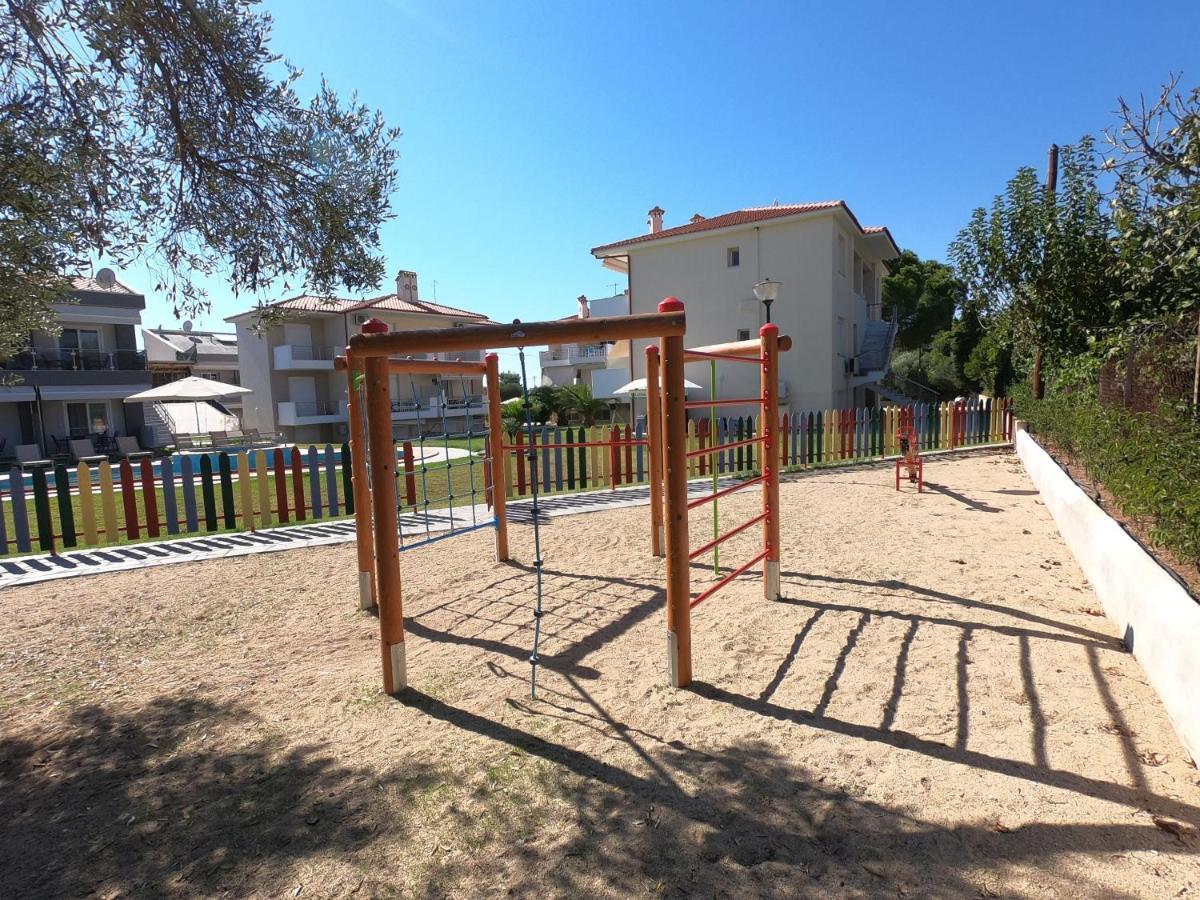 Finikas Garden Beach Resort Nikiti エクステリア 写真