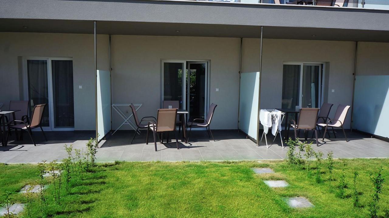 Finikas Garden Beach Resort Nikiti エクステリア 写真