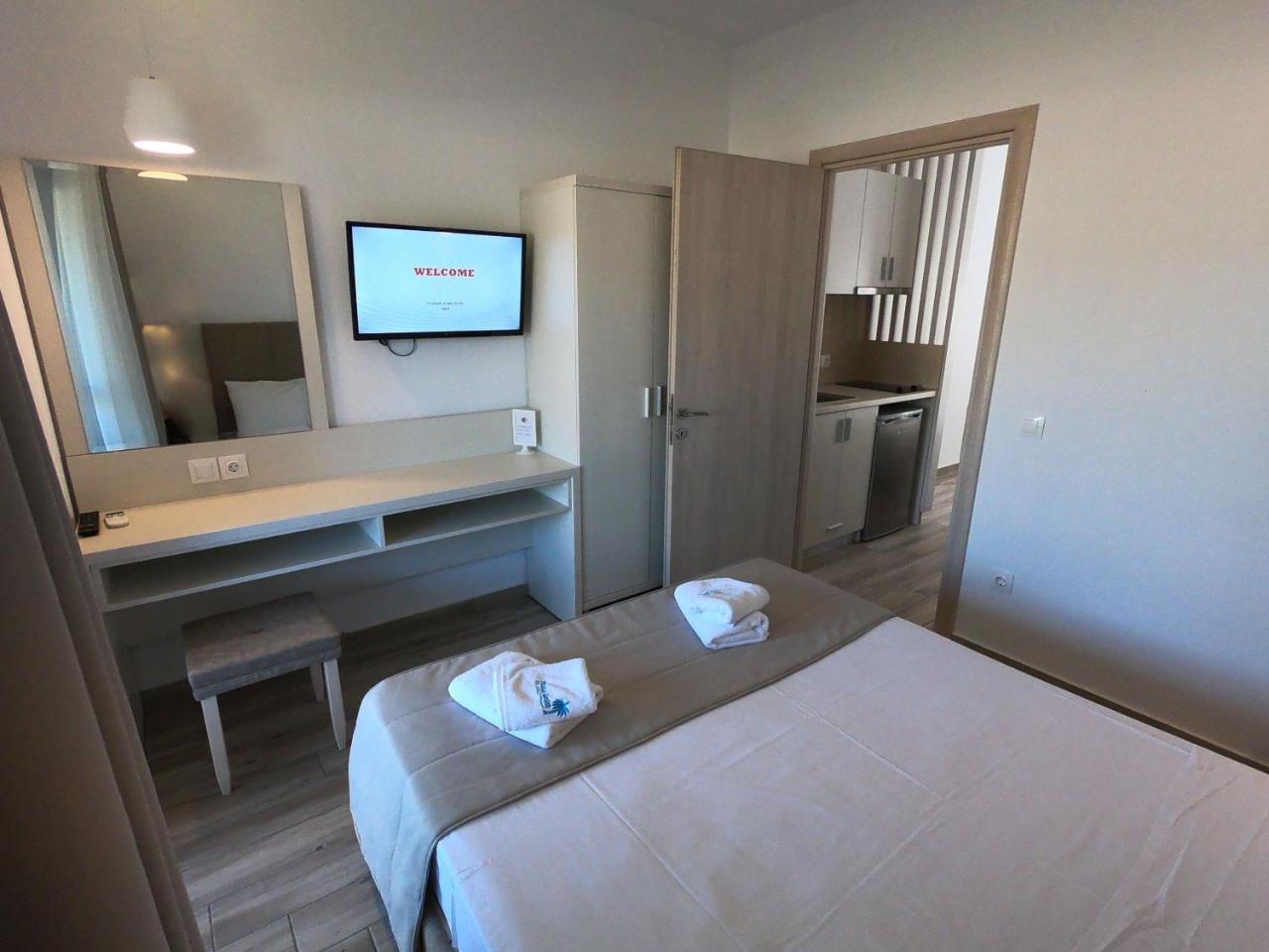 Finikas Garden Beach Resort Nikiti エクステリア 写真