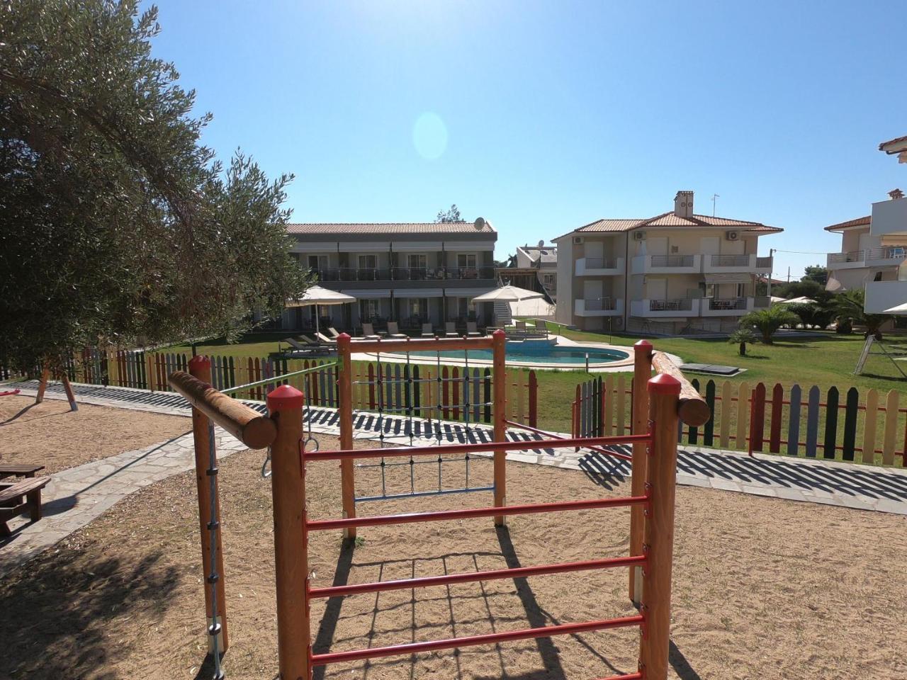Finikas Garden Beach Resort Nikiti エクステリア 写真