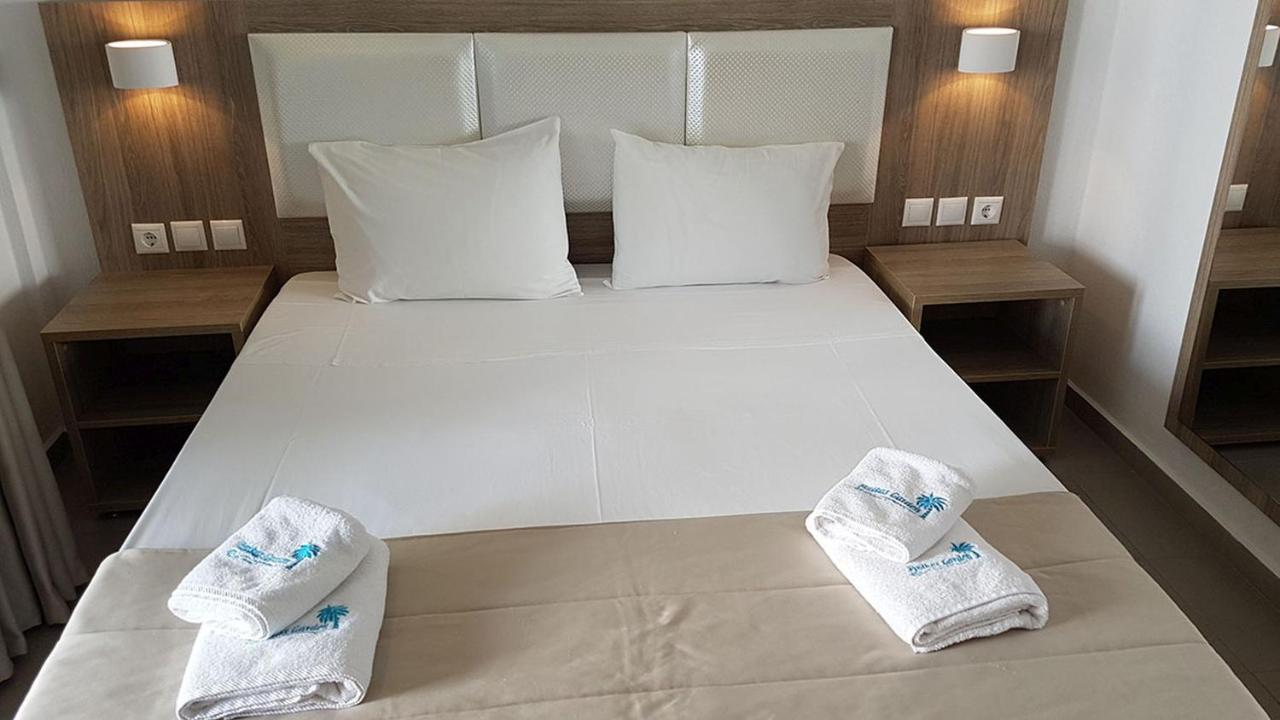 Finikas Garden Beach Resort Nikiti エクステリア 写真