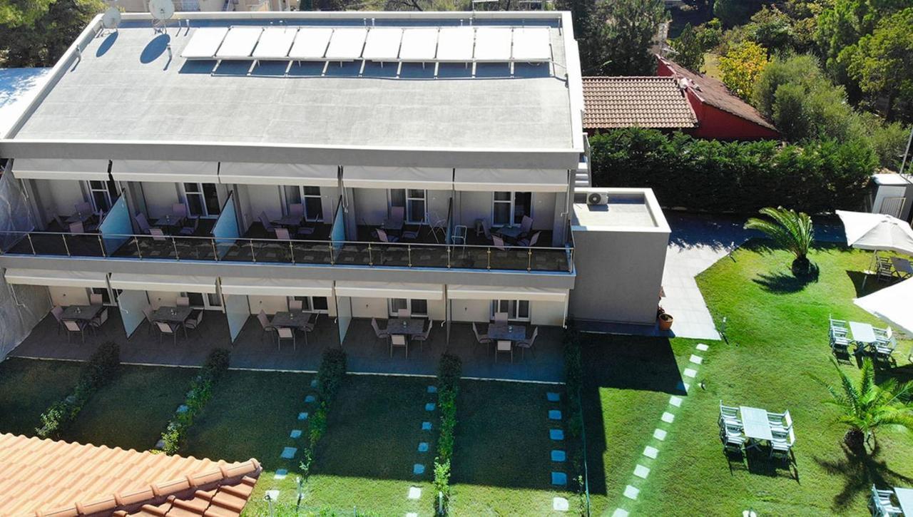 Finikas Garden Beach Resort Nikiti エクステリア 写真