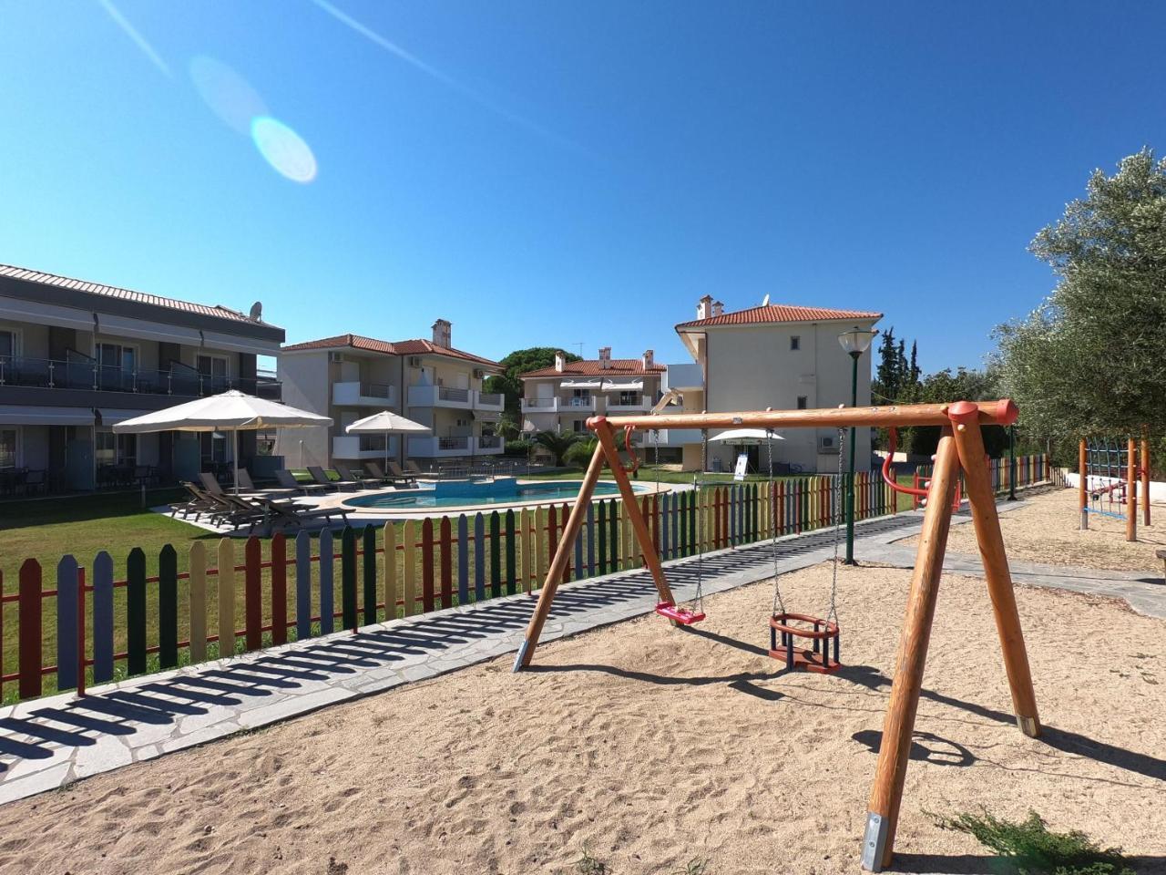 Finikas Garden Beach Resort Nikiti エクステリア 写真