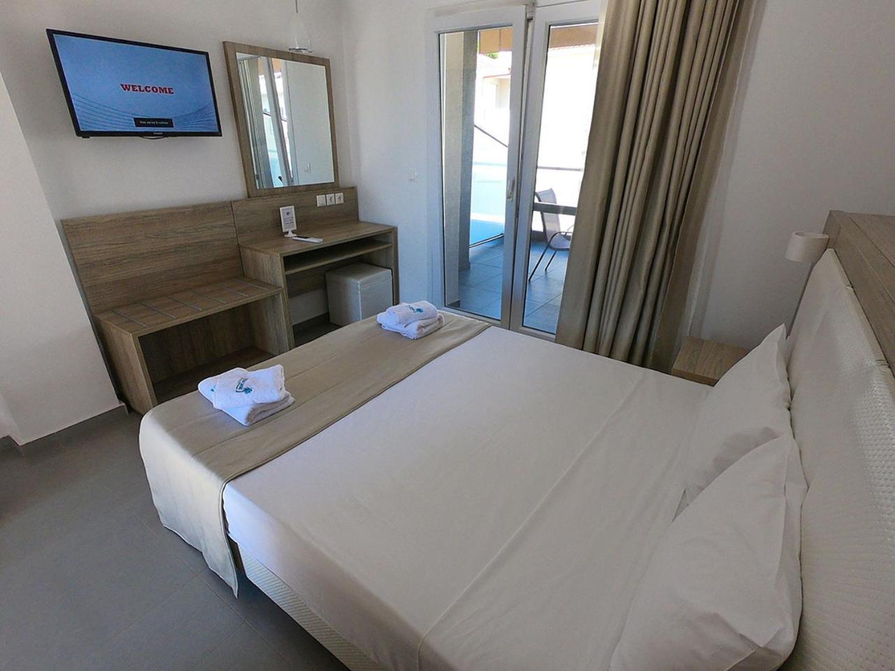 Finikas Garden Beach Resort Nikiti エクステリア 写真
