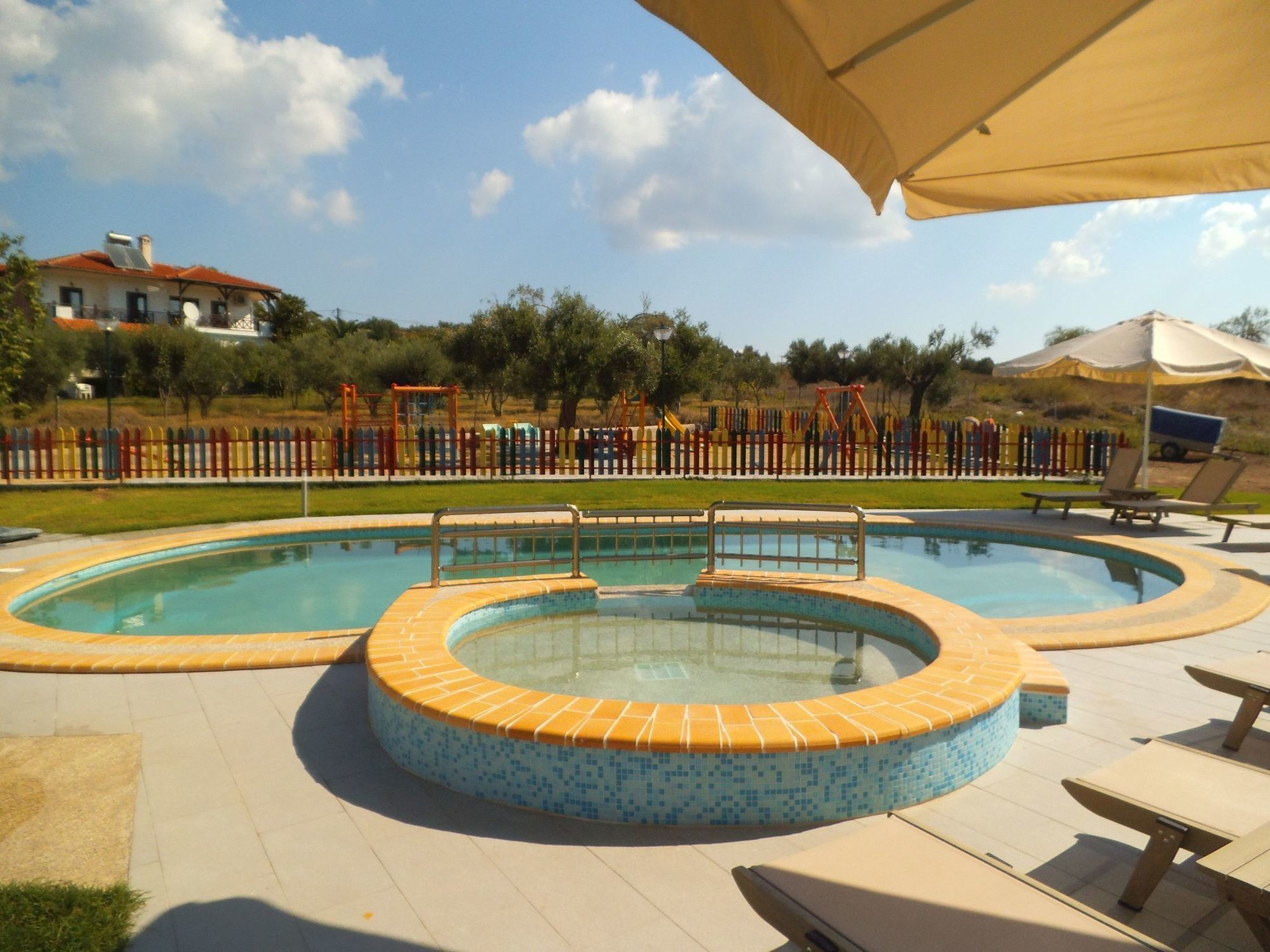 Finikas Garden Beach Resort Nikiti エクステリア 写真