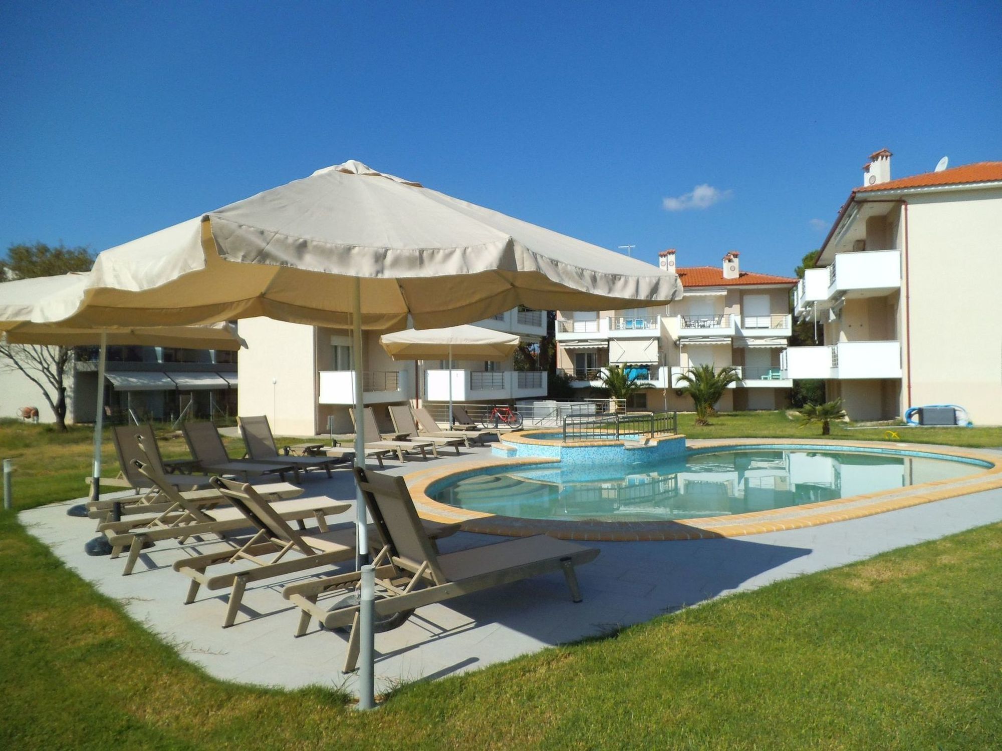 Finikas Garden Beach Resort Nikiti エクステリア 写真