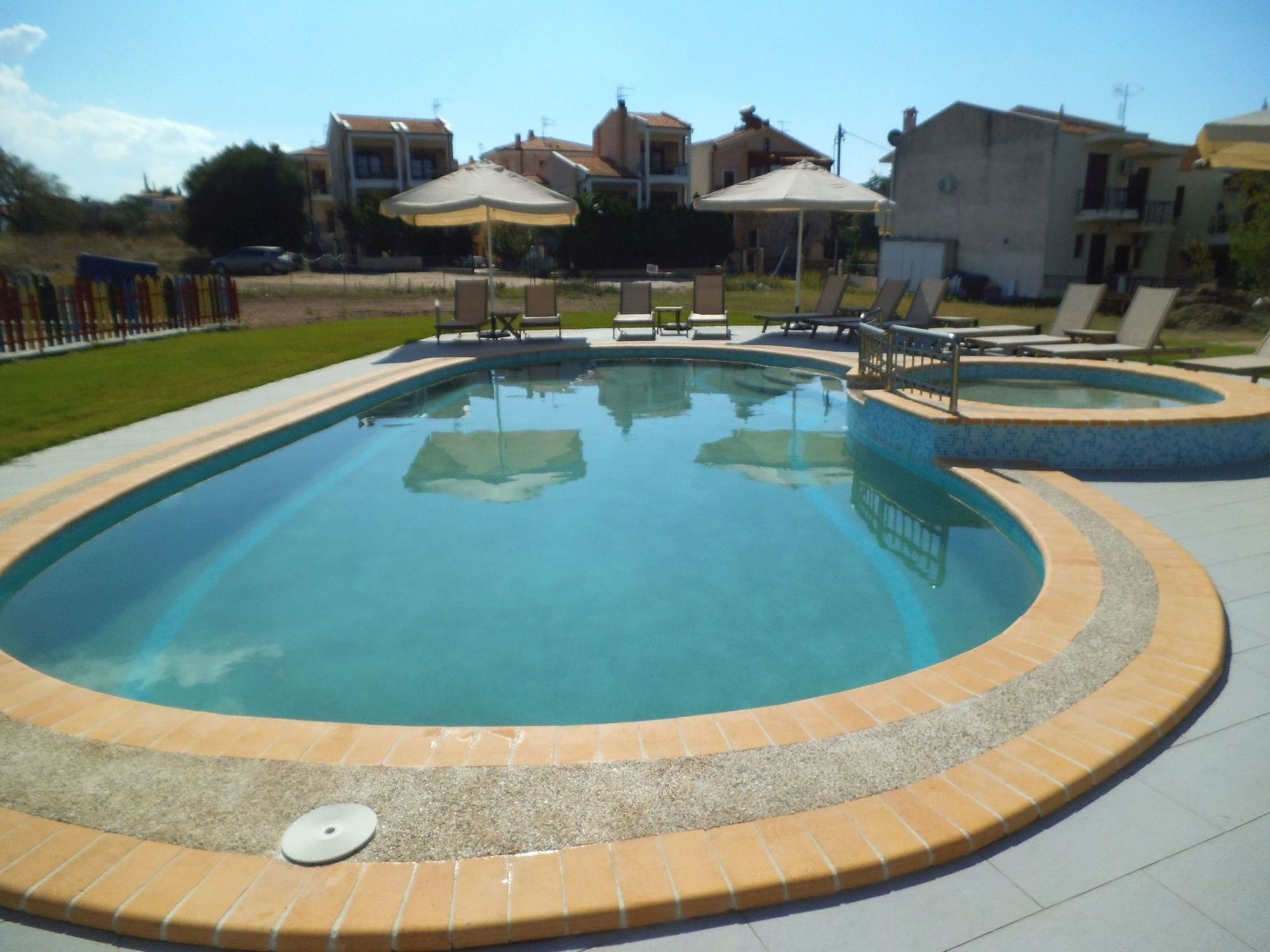 Finikas Garden Beach Resort Nikiti エクステリア 写真